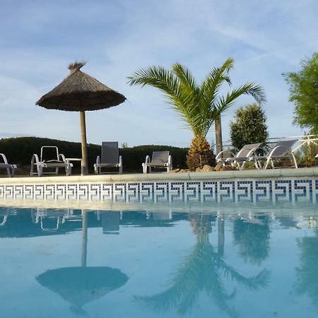 Les Hotes De La Combe Mouis Creissan Bagian luar foto
