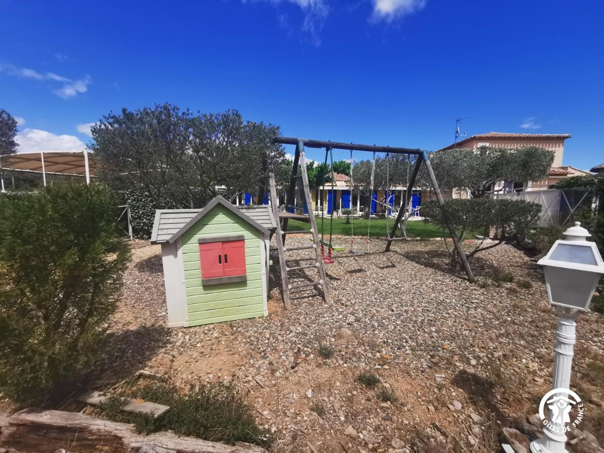 Les Hotes De La Combe Mouis Creissan Bagian luar foto