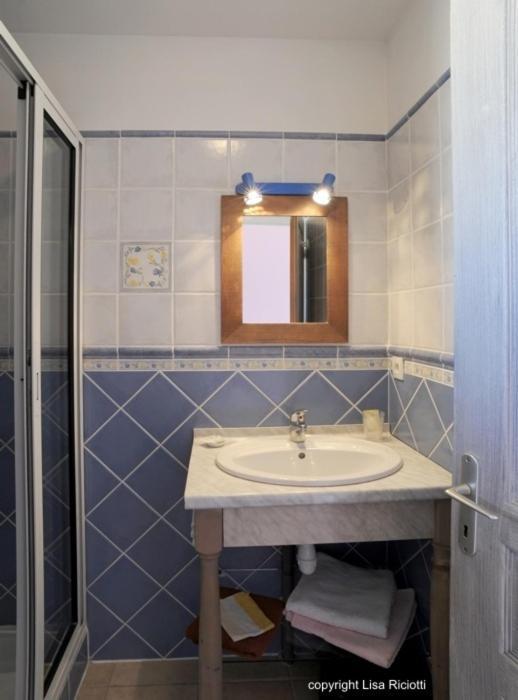 Les Hotes De La Combe Mouis Creissan Ruang foto